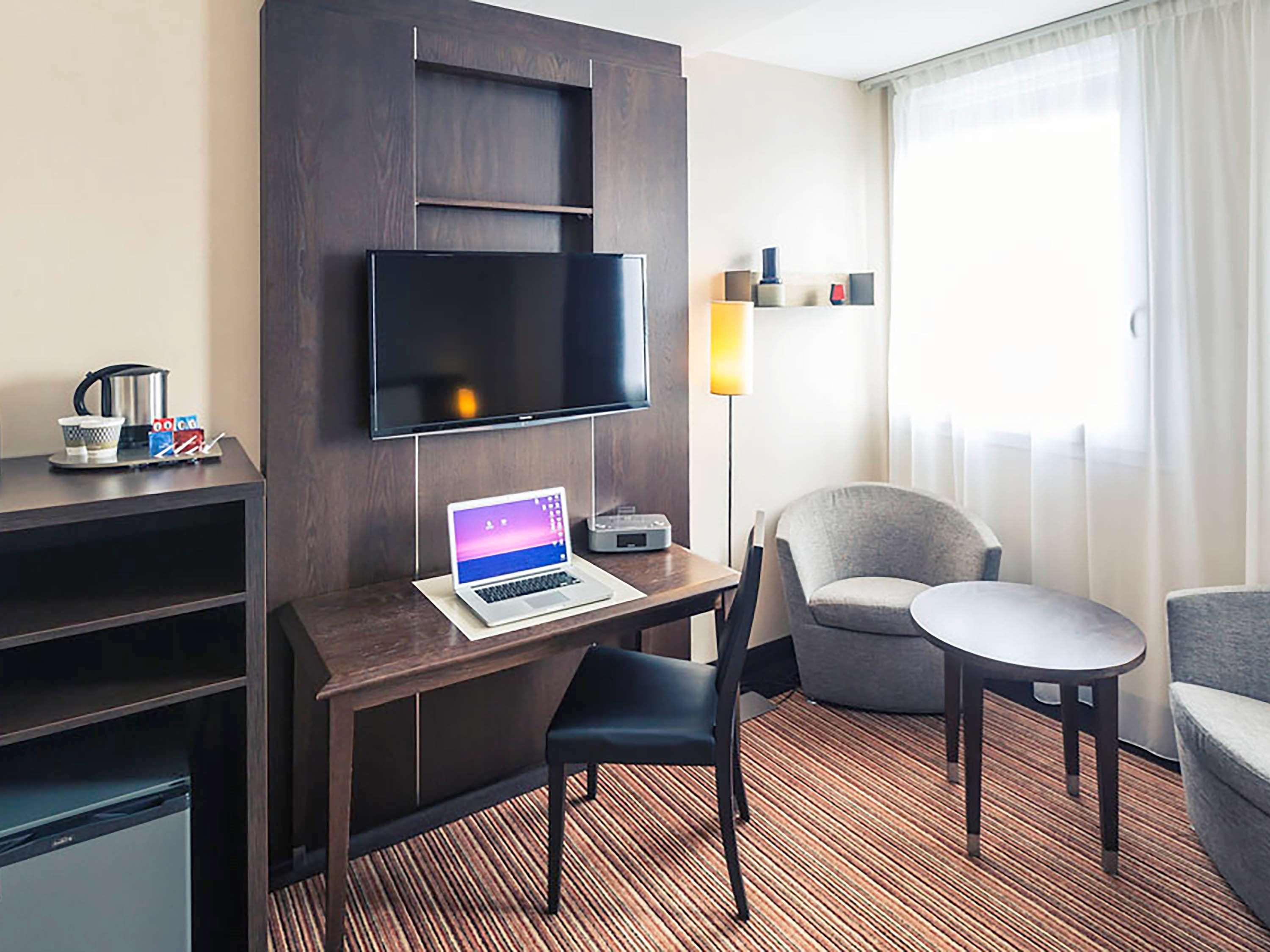 Hotel Mercure Rennes Cesson エクステリア 写真
