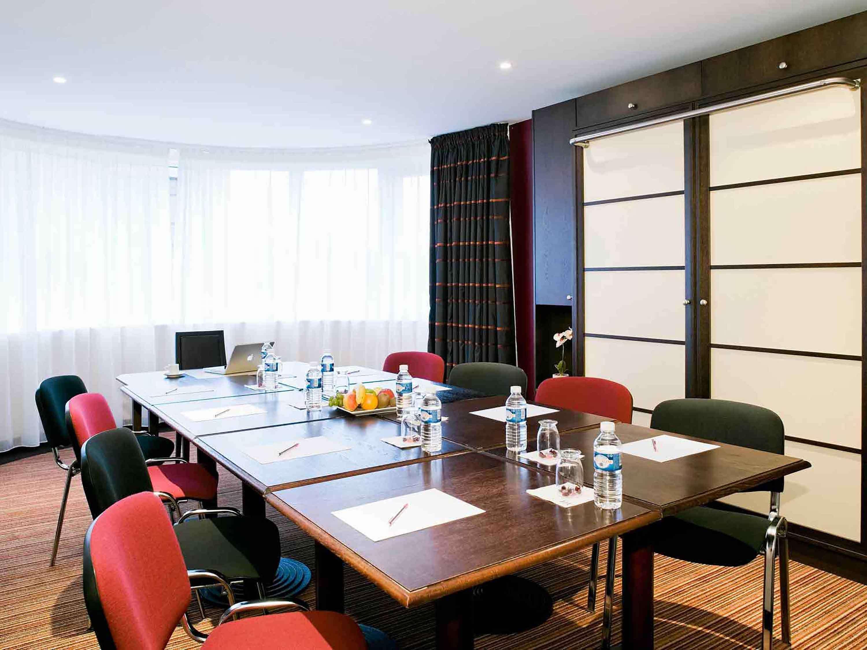 Hotel Mercure Rennes Cesson エクステリア 写真
